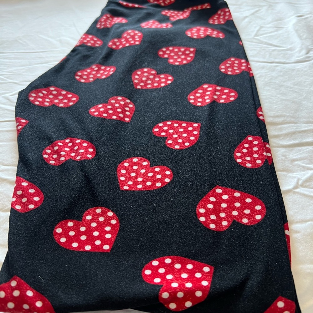 Lularoe TV Valentine Leggings